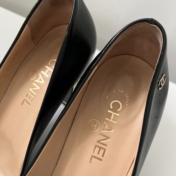 CHANEL Cap-Toe Black Leather Pumps - Picture 7 of 13